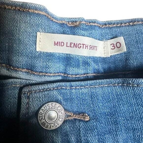 Levi's Jean Shorts Women's Size 30 Blue Mid-Length Denim Pockets - Picture 3 of 7